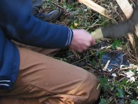 Using a billhook